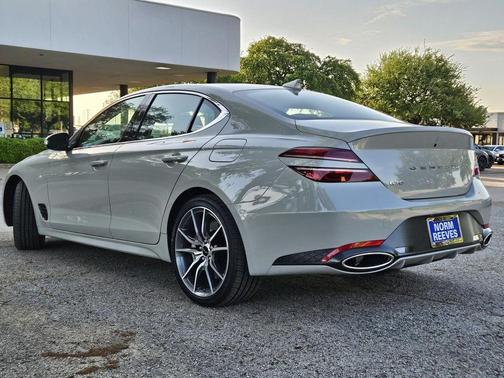 2025 Genesis G70 2.5T
