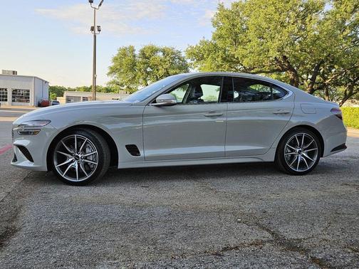 2025 Genesis G70 2.5T