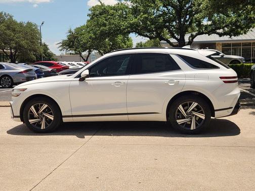 Uyuni White 2026 Genesis GV70 3.5T Sport Advanced