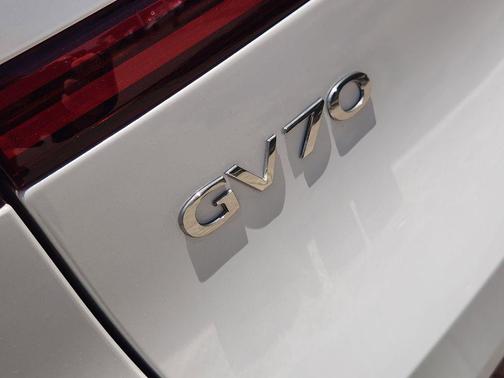 Uyuni White 2026 Genesis GV70 3.5T Sport Advanced