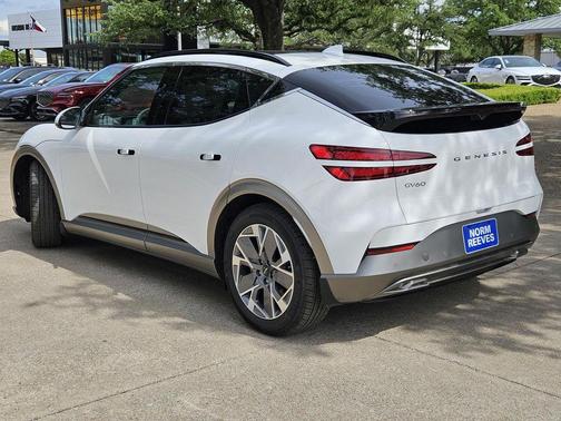 2025 Genesis GV60 Standard