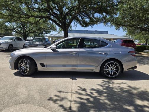 2025 Genesis G70 2.5T