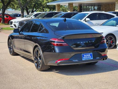 Vik Black 2023 Genesis G70 2.0T