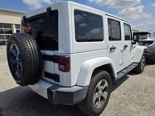 2016 Jeep Wrangler Unlimited Sahara