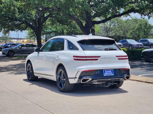 Uyuni White 2026 Genesis GV70 2.5T Sport Prestige