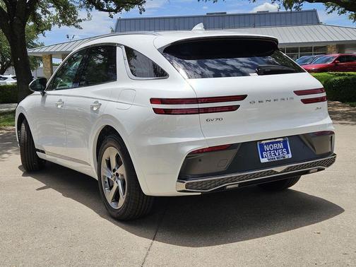 2026 Genesis GV70 2.5T