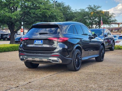 Selenite Gray Metallic 2023 Mercedes-Benz GLC 300 Base