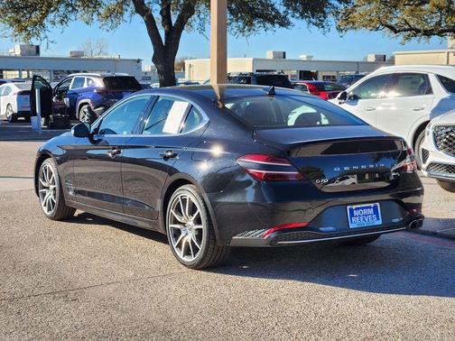 2023 Genesis G70 2.0T