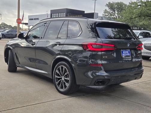 2022 BMW X5 M50i