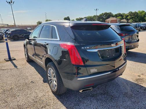 Stellar Black Metallic 2017 Cadillac XT5 Luxury