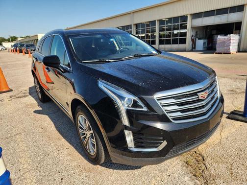 Stellar Black Metallic 2017 Cadillac XT5 Luxury