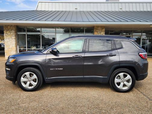 Granite Crystal Clearcoat Metallic 2018 Jeep Compass Latitude