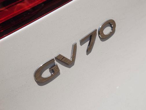 Uyuni White 2026 Genesis GV70 2.5T Advanced