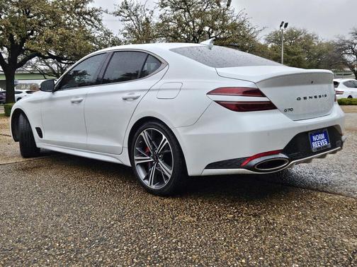 2025 Genesis G70 2.5T