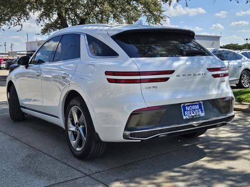 2026 Genesis GV70 2.5T Advanced
