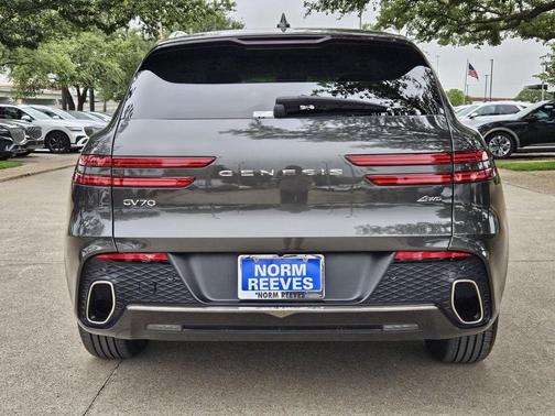 2025 Genesis GV70 2.5T