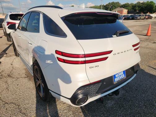 Uyuni White 2025 Genesis GV70 3.5T Sport
