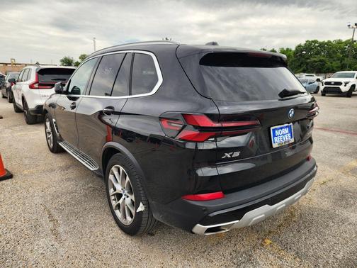 Black Sapphire Metallic 2025 BMW X5 PHEV xDrive50e