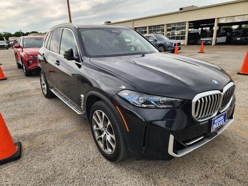 Black Sapphire Metallic 2025 BMW X5 PHEV xDrive50e