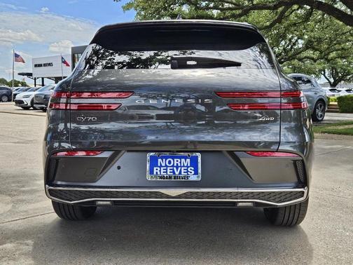 2026 Genesis GV70 2.5T Advanced