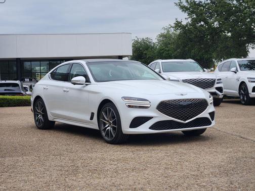Uyuni White 2026 Genesis G70 2.5T Prestige