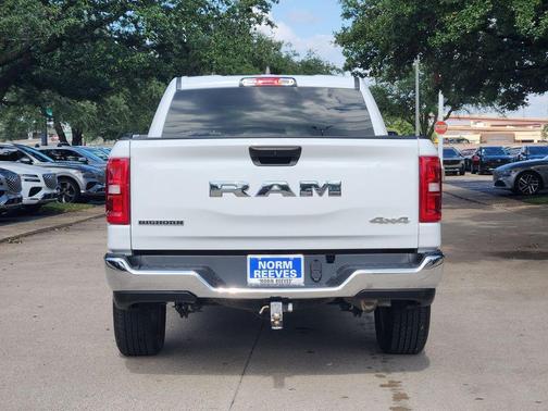 Bright White Clearcoat 2025 RAM 1500 Big Horn/Lone Star