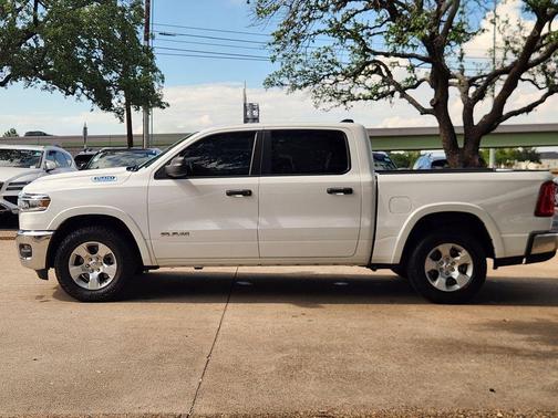 Bright White Clearcoat 2025 RAM 1500 Big Horn/Lone Star