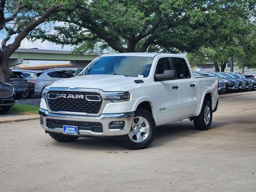 Bright White Clearcoat 2025 RAM 1500 Big Horn/Lone Star
