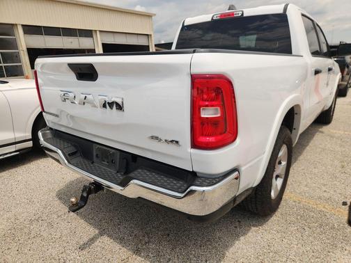 Bright White Clearcoat 2025 RAM 1500 Big Horn/Lone Star