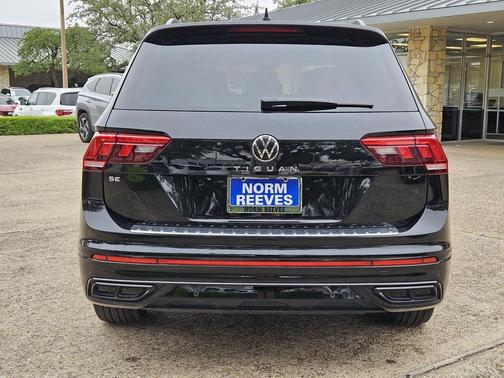 2022 Volkswagen Tiguan 2.0T SE R-Line Black
