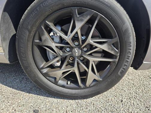2023 Genesis GV70 2.5T