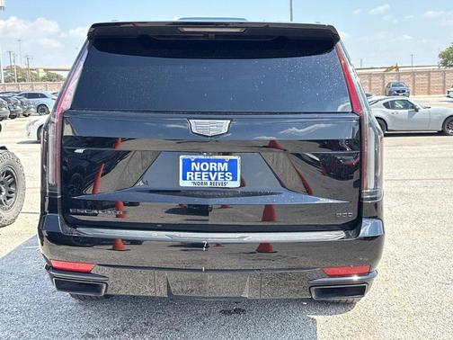 2022 Cadillac Escalade Sport