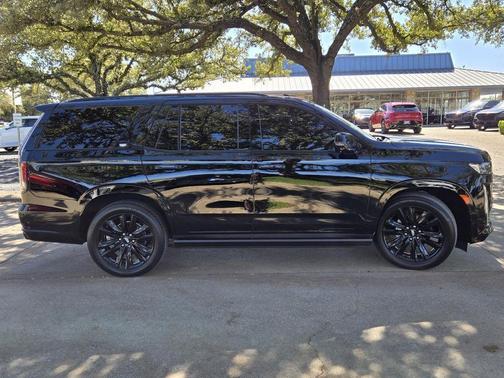 2022 Cadillac Escalade Sport