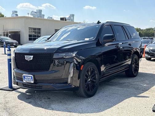 2022 Cadillac Escalade Sport