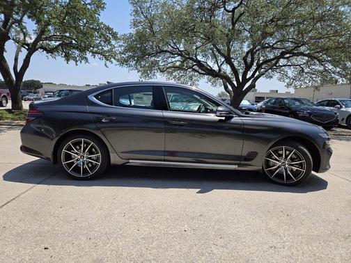 2026 Genesis G70 2.5T Standard