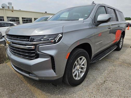 2023 Chevrolet Suburban LT