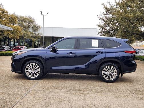 2022 Toyota Highlander Platinum