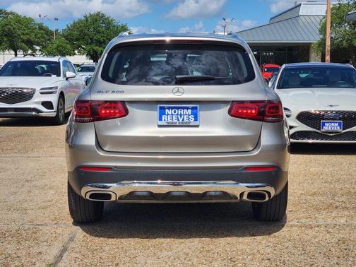 Cirrus Silver Metallic 2022 Mercedes-Benz GLC 300 Base