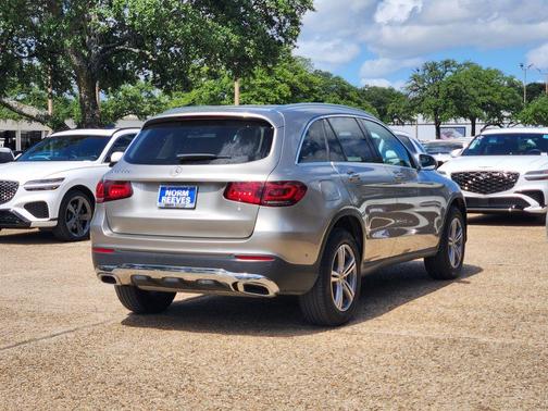Cirrus Silver Metallic 2022 Mercedes-Benz GLC 300 Base