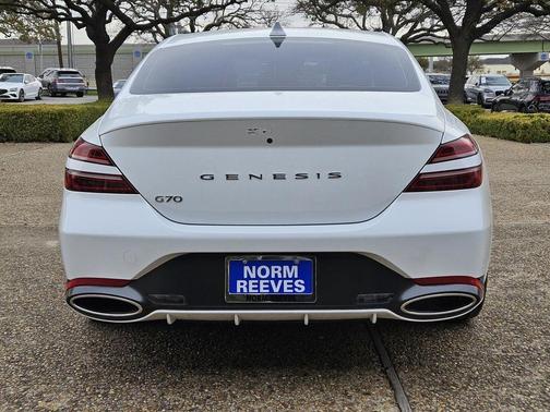 2025 Genesis G70 2.5T