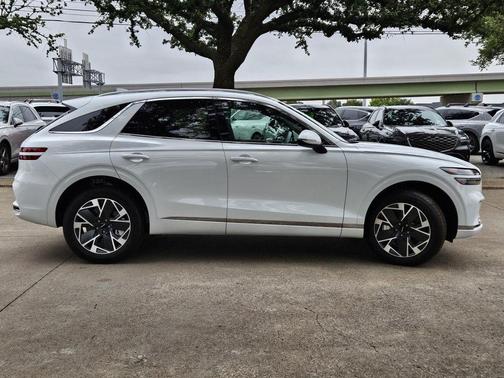 2026 Genesis Electrified GV70 Standard