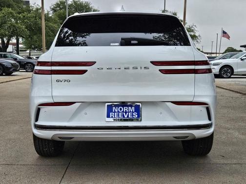 2026 Genesis Electrified GV70 Standard