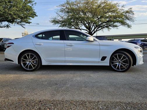 2025 Genesis G70 2.5T