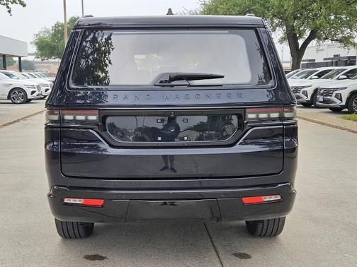 2023 Jeep Grand Wagoneer Series II