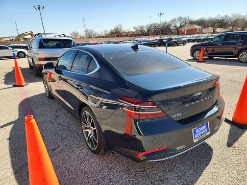 2022 Genesis G70 2.0T