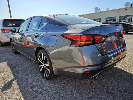 2022 Nissan Altima 2.5 SR