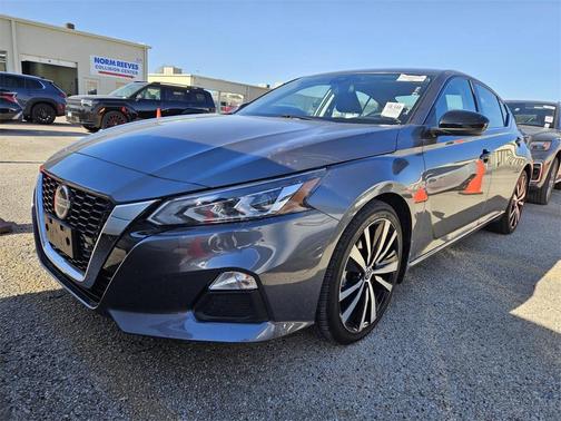 2022 Nissan Altima 2.5 SR