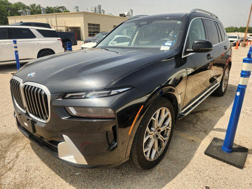 Black Sapphire Metallic 2026 BMW X7 xDrive40i