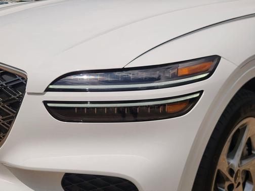 Alta White 2026 Genesis GV70 2.5T