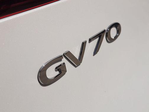 Uyuni White 2026 Genesis GV70 3.5T Sport Prestige